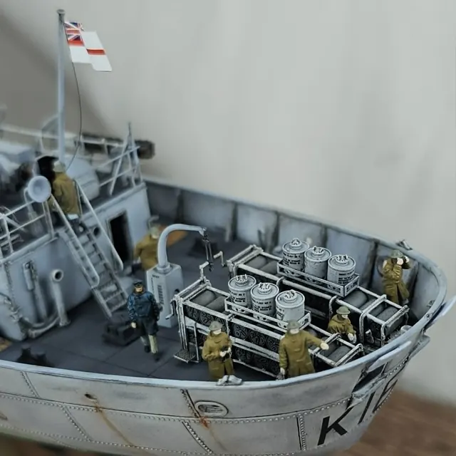 HMCS Snowberry 1/144 by SQ Model Maker